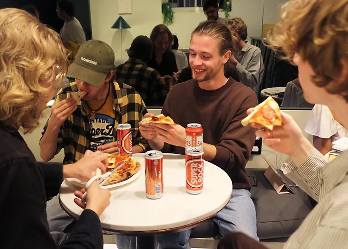 Gspot Hostels & Love Triangles Pizzeria Lisbona